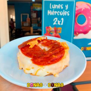 Dona con Pepperoni