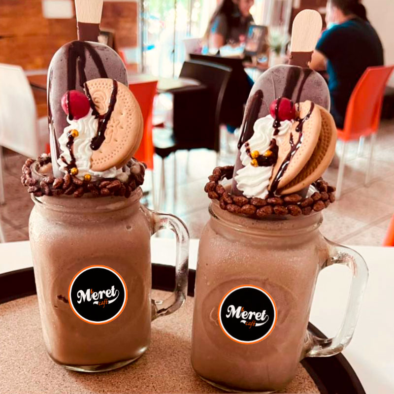 Cafetería con frappé de paleta Magnum