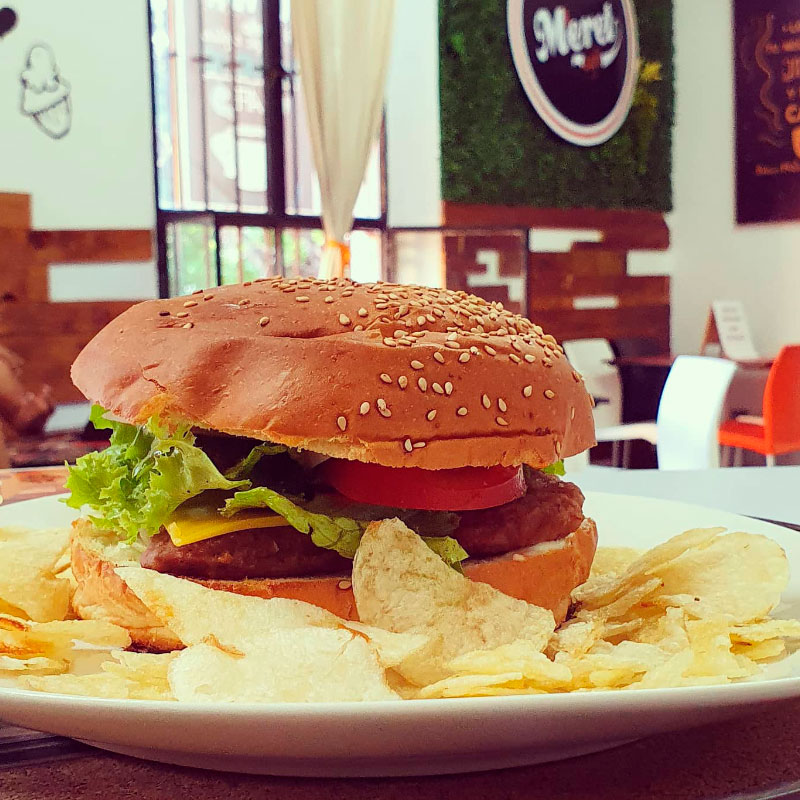 Hamburguesa en Cafetería Meret